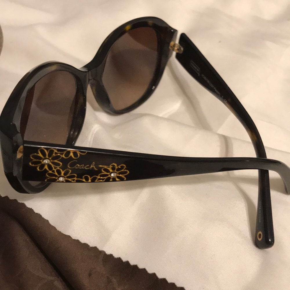 Coach sunglasses - Picture 2 of 5